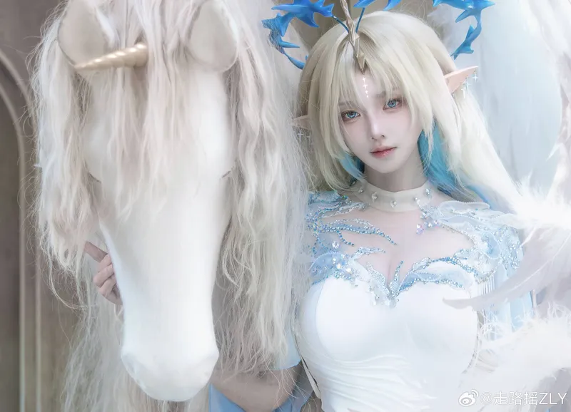 《鸣潮》芙露德莉斯cosplay展示