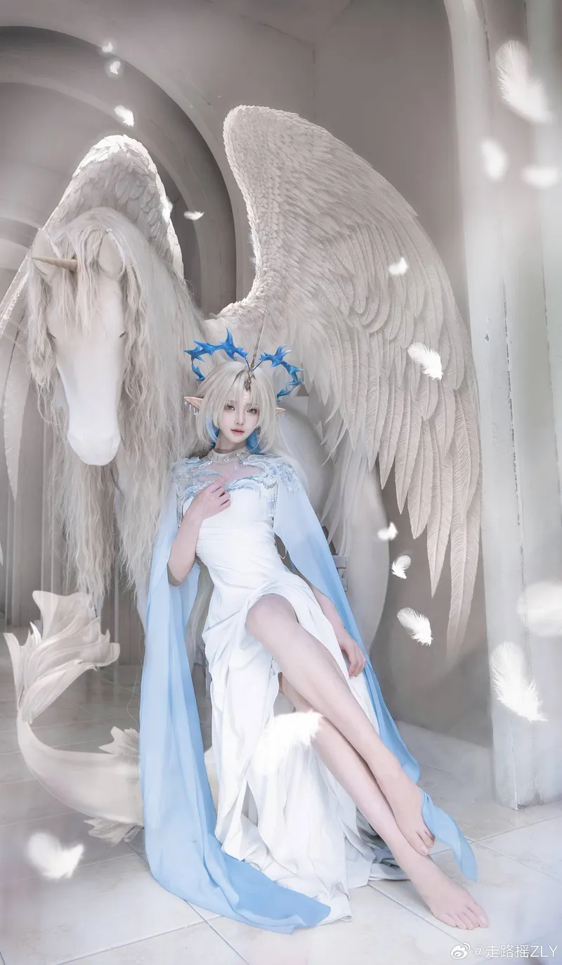 《鸣潮》芙露德莉斯cosplay展示