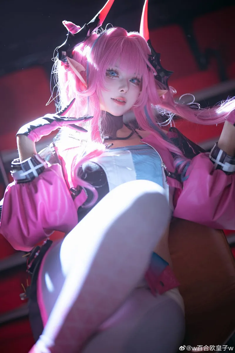 《明日方舟》终末地伊冯cosplay