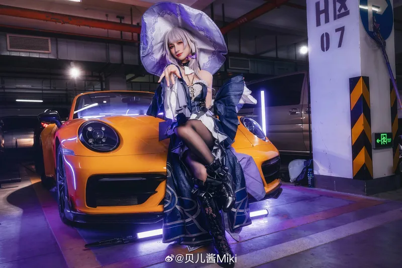 《崩坏星穹铁道》大黑塔cosplay展示