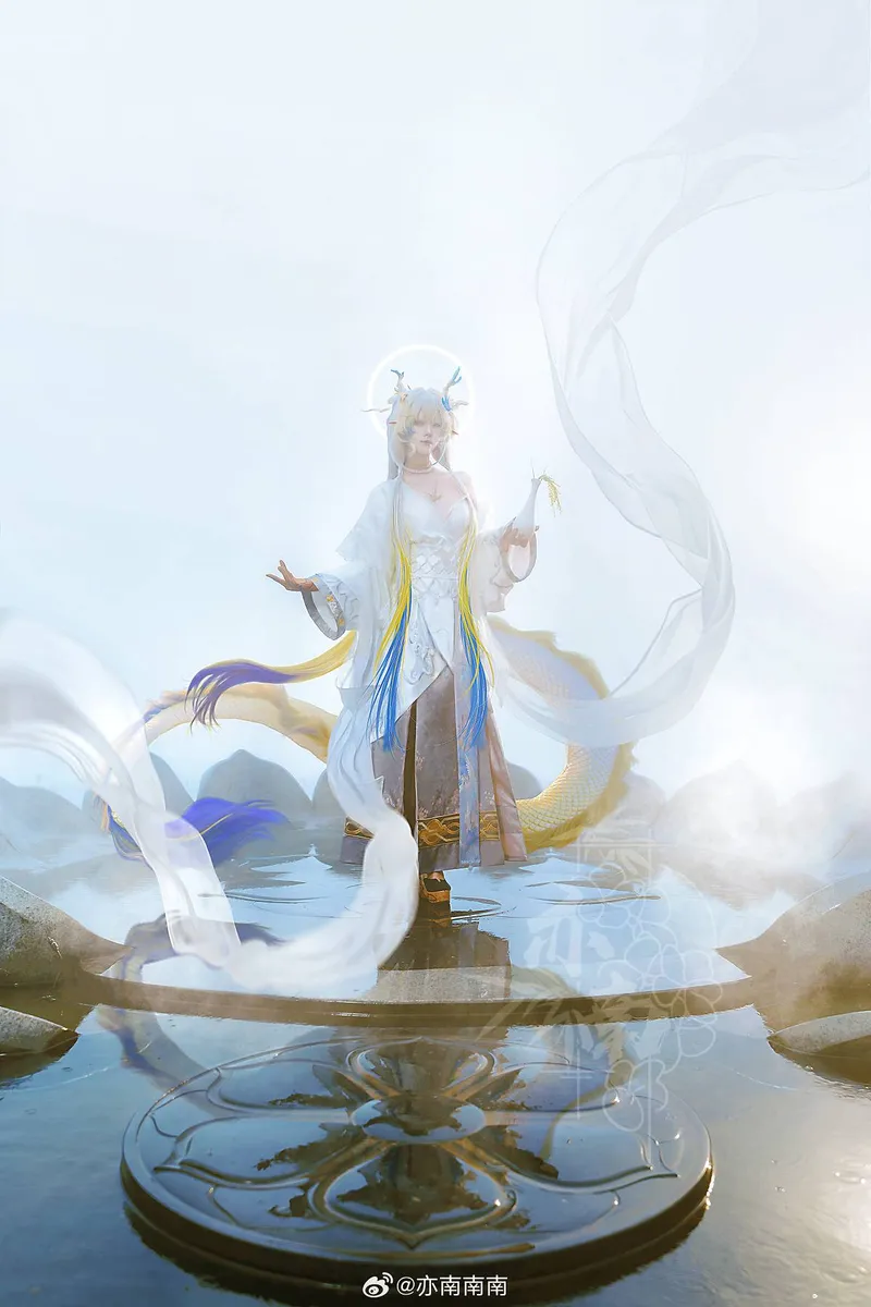 《明日方舟》黍Cosplay展示