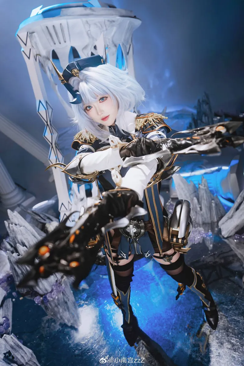 「二重螺旋」黎瑟cosplay展示