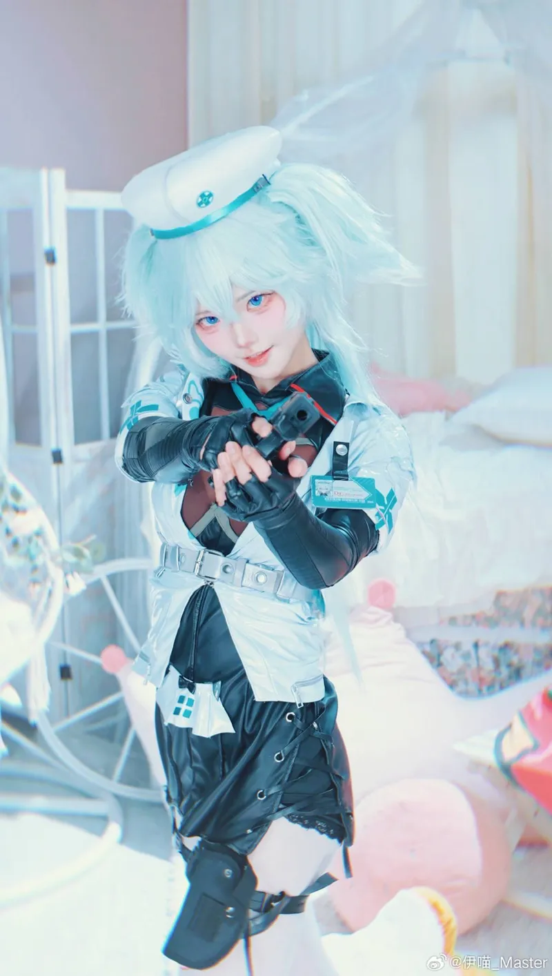 《少女前线》芙洛伦cosplay展示