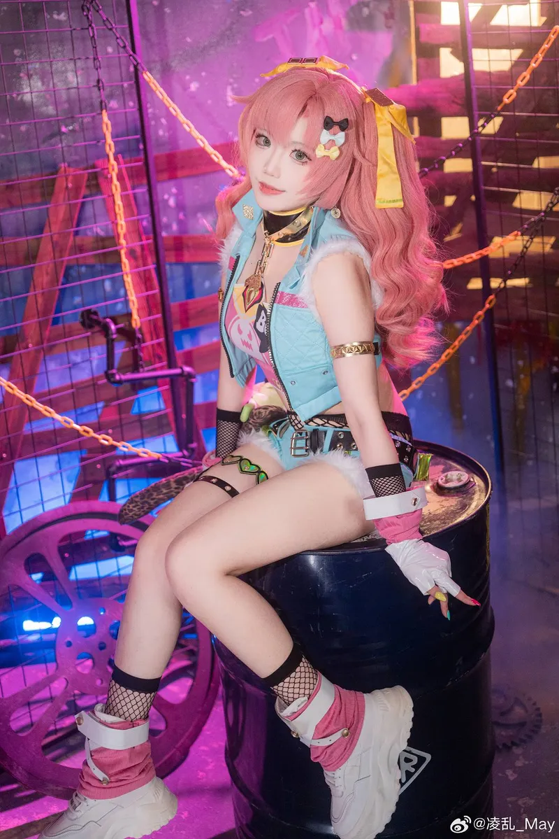 《绝区零》妮可cosplay展示