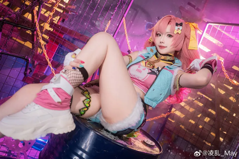 《绝区零》妮可cosplay展示