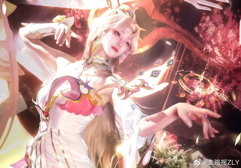 《王者荣耀》虞姬cosplay展示