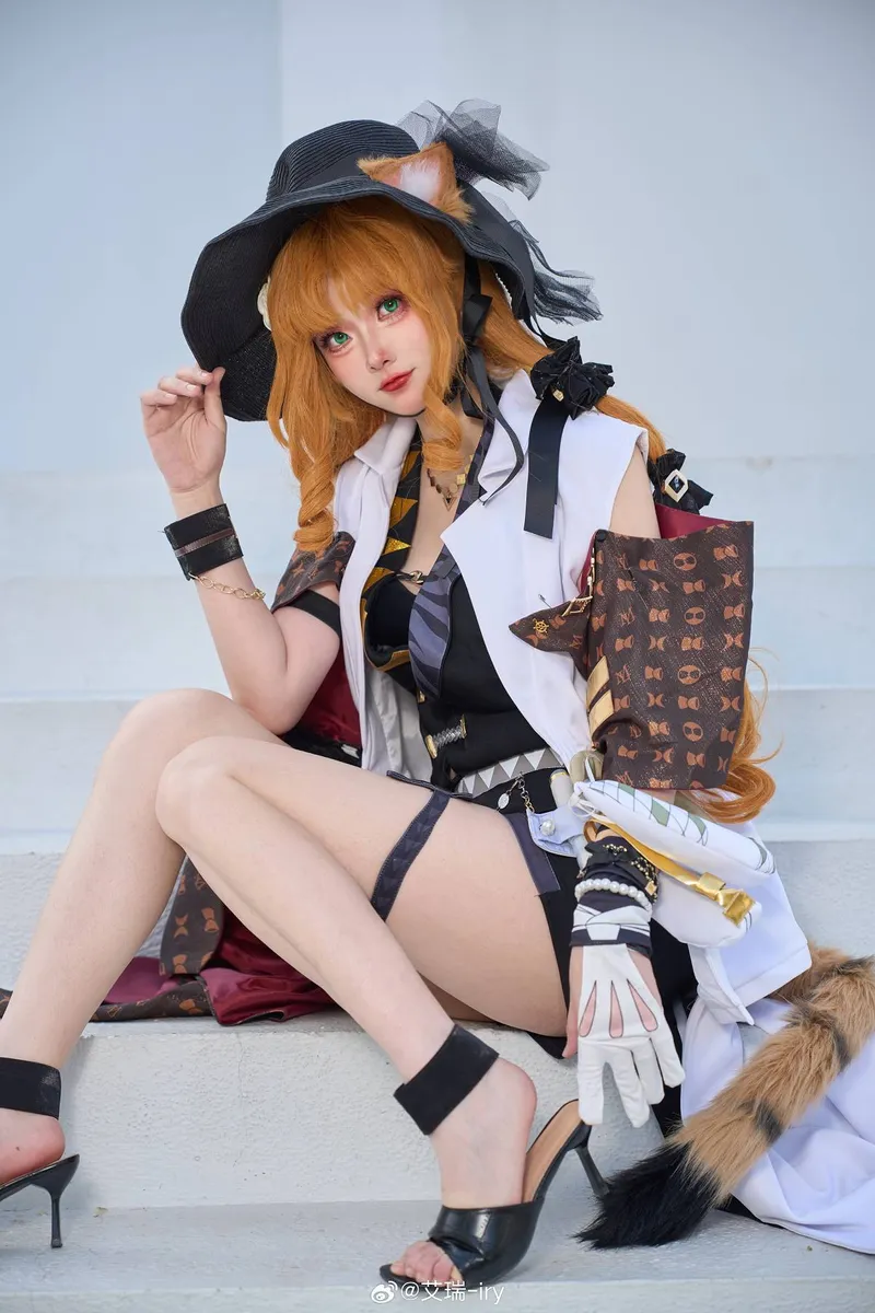 《明日方舟》琳琅诗怀雅cosplay展示-度假风格全记录