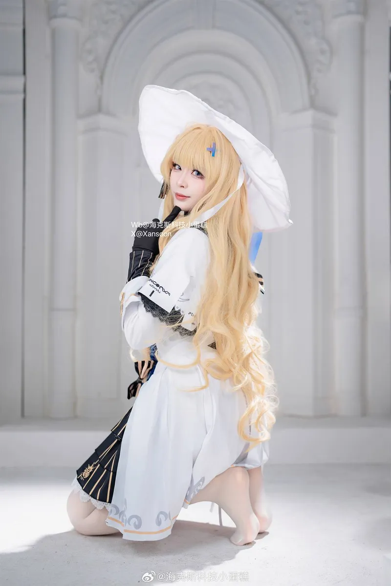 《鸣潮》菲比Cosplay展示