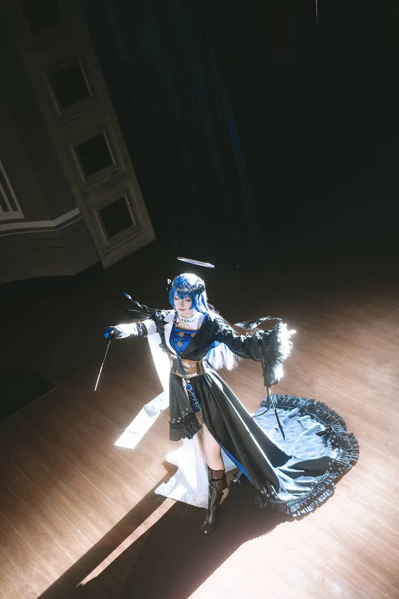 《明日方舟》莫斯提马cosplay展示