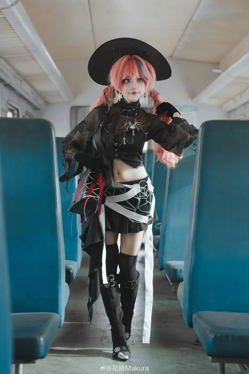 雷索纳斯马吉拉cosplay展示