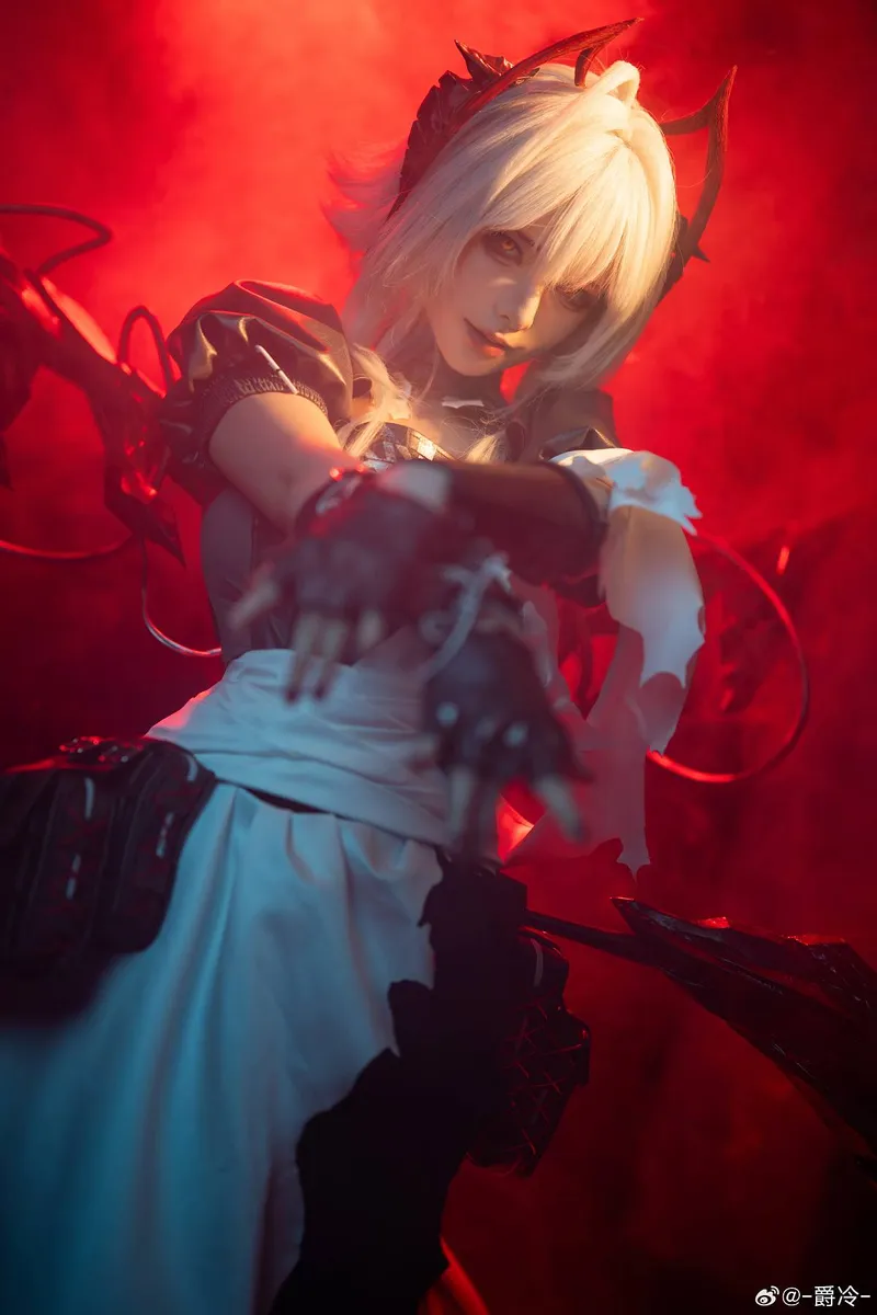 《明日方舟》维什戴尔Cosplay展示