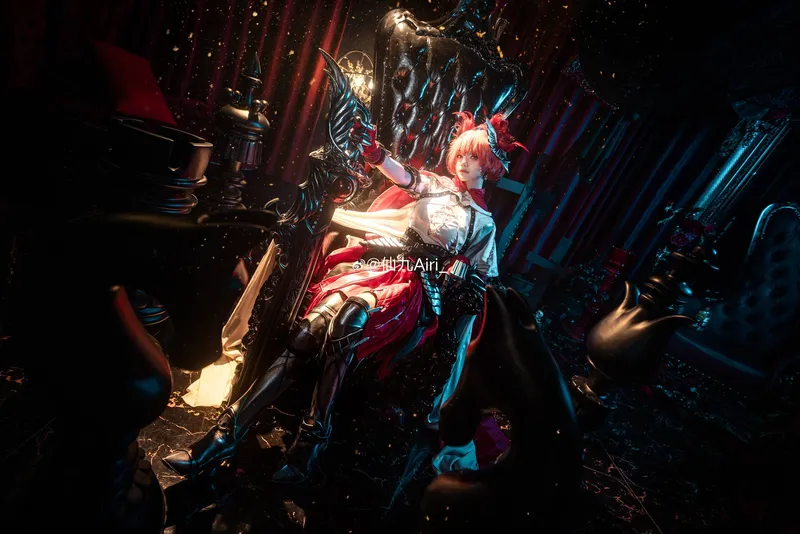 《明日方舟》菲亚梅塔cosplay展示
