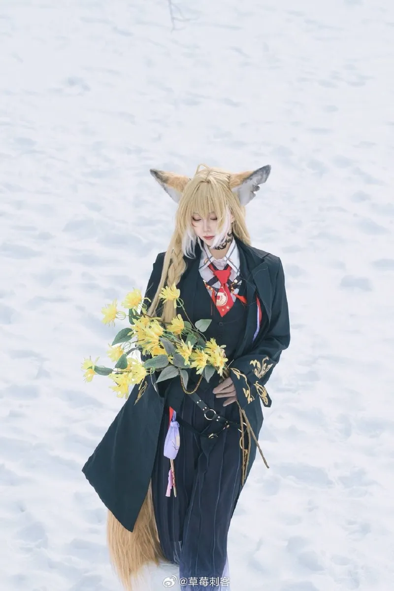 《明日方舟》忍冬cosplay展示