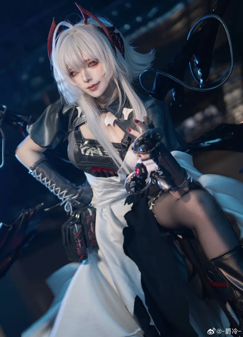 《明日方舟》维什戴尔Cosplay展示