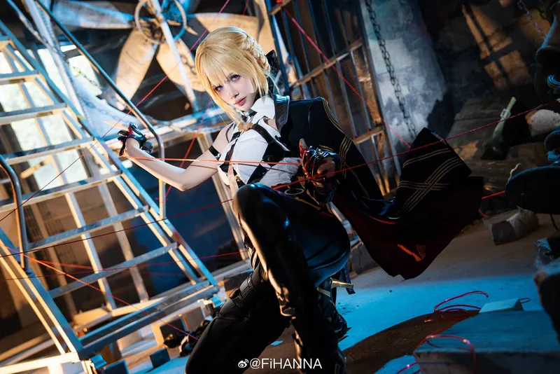 《绝区零》伊芙琳cosplay展示