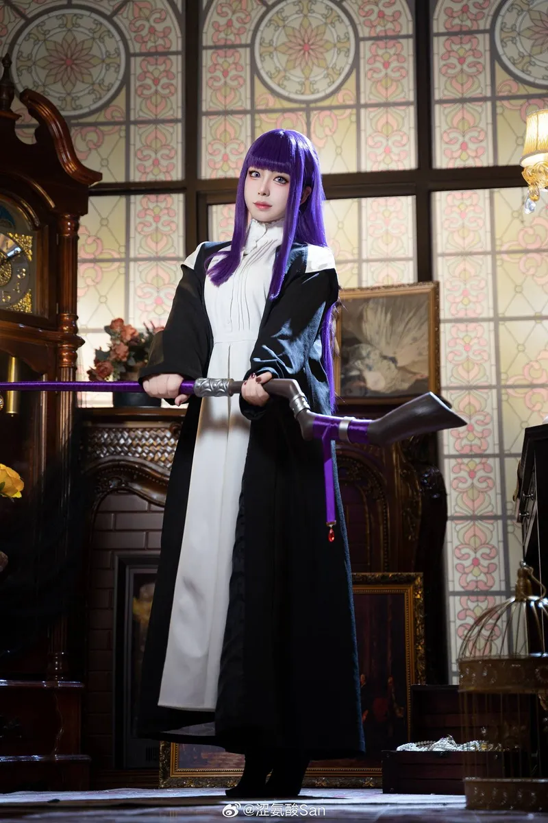 《葬送的芙莉莲》菲伦cosplay展示