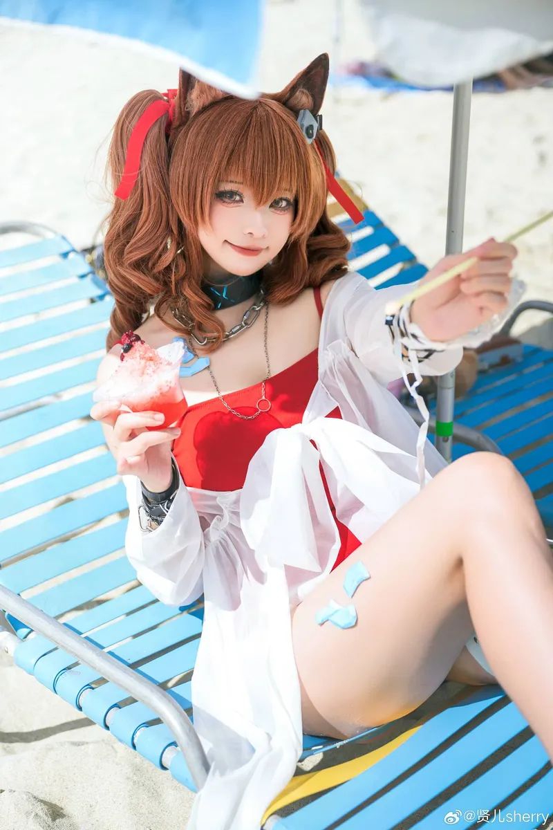 《明日方舟》安洁莉娜Cosplay展示