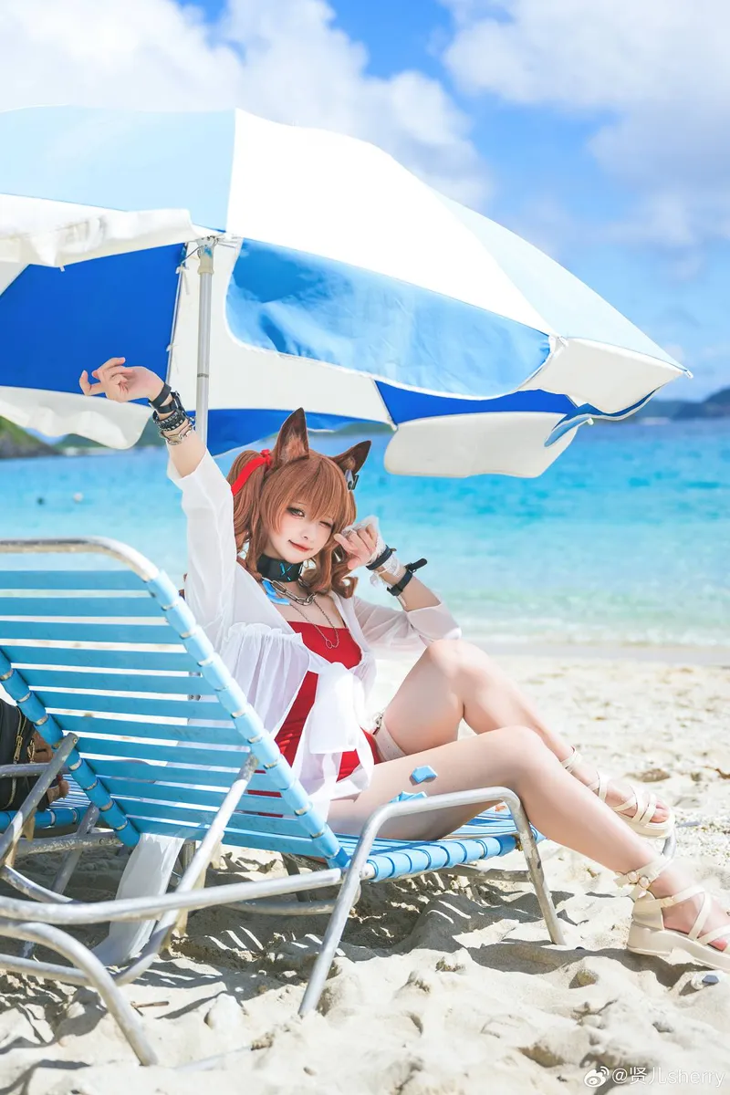 《明日方舟》安洁莉娜Cosplay展示