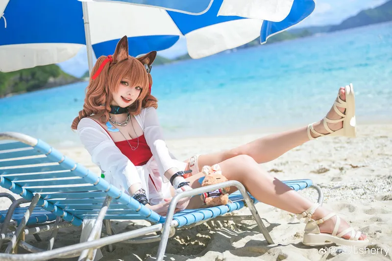 《明日方舟》安洁莉娜Cosplay展示