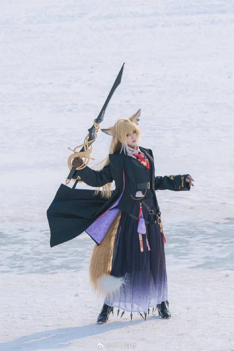 《明日方舟》忍冬cosplay展示