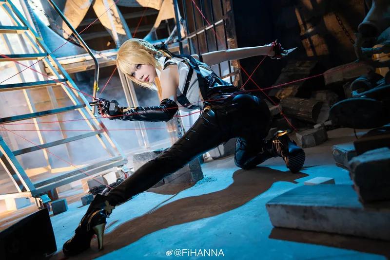 《绝区零》伊芙琳cosplay展示