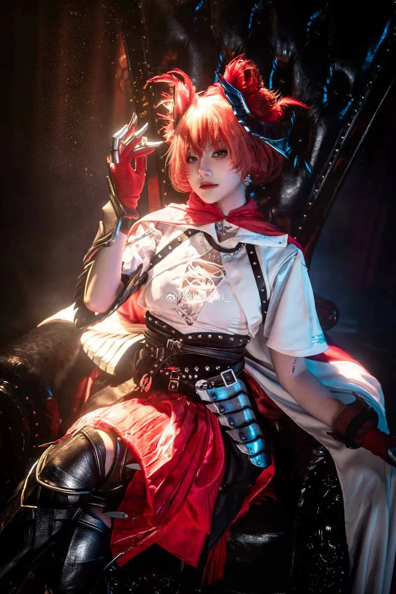 《明日方舟》菲亚梅塔cosplay展示