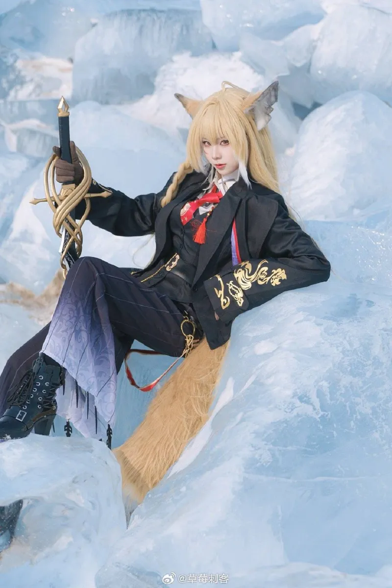 《明日方舟》忍冬cosplay展示