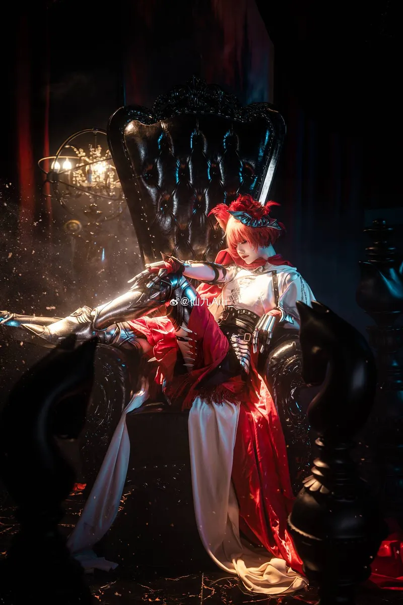 《明日方舟》菲亚梅塔cosplay展示