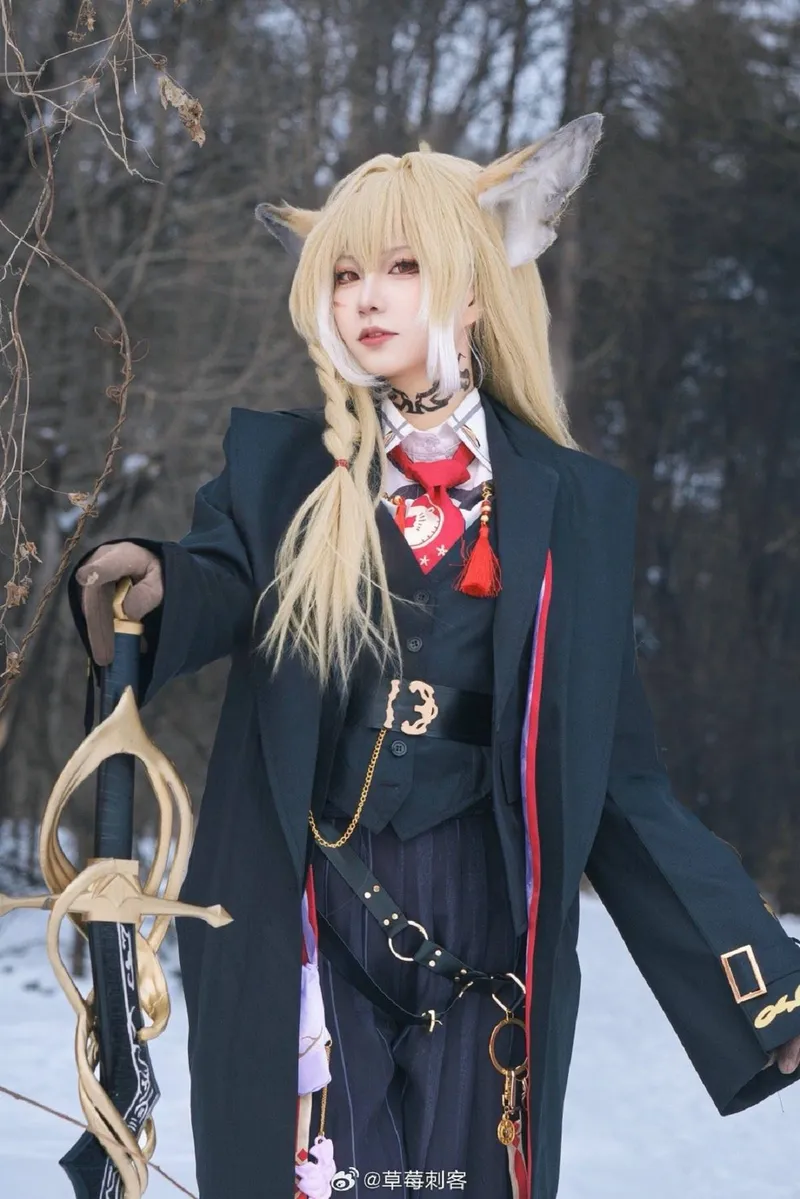 《明日方舟》忍冬cosplay展示