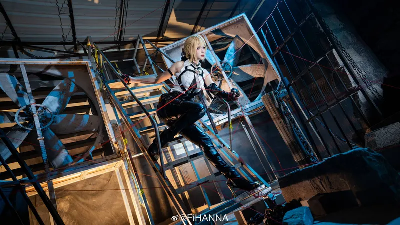 《绝区零》伊芙琳cosplay展示