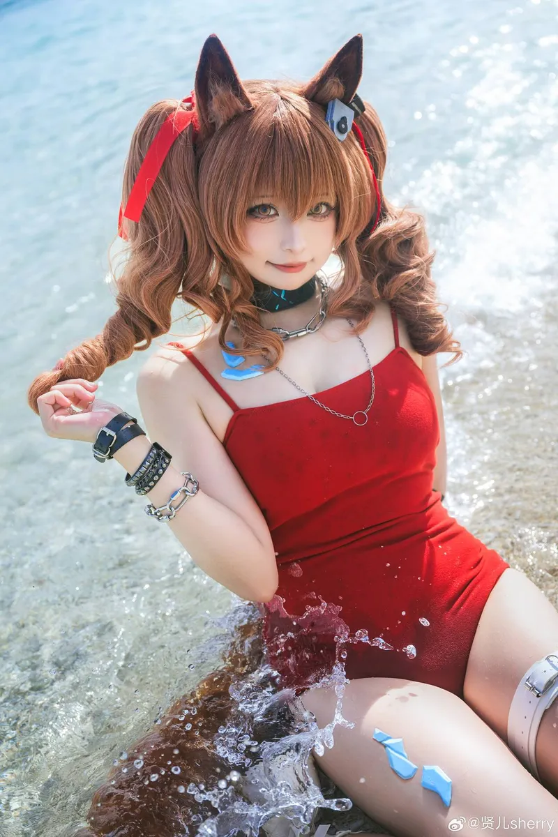 《明日方舟》安洁莉娜Cosplay展示