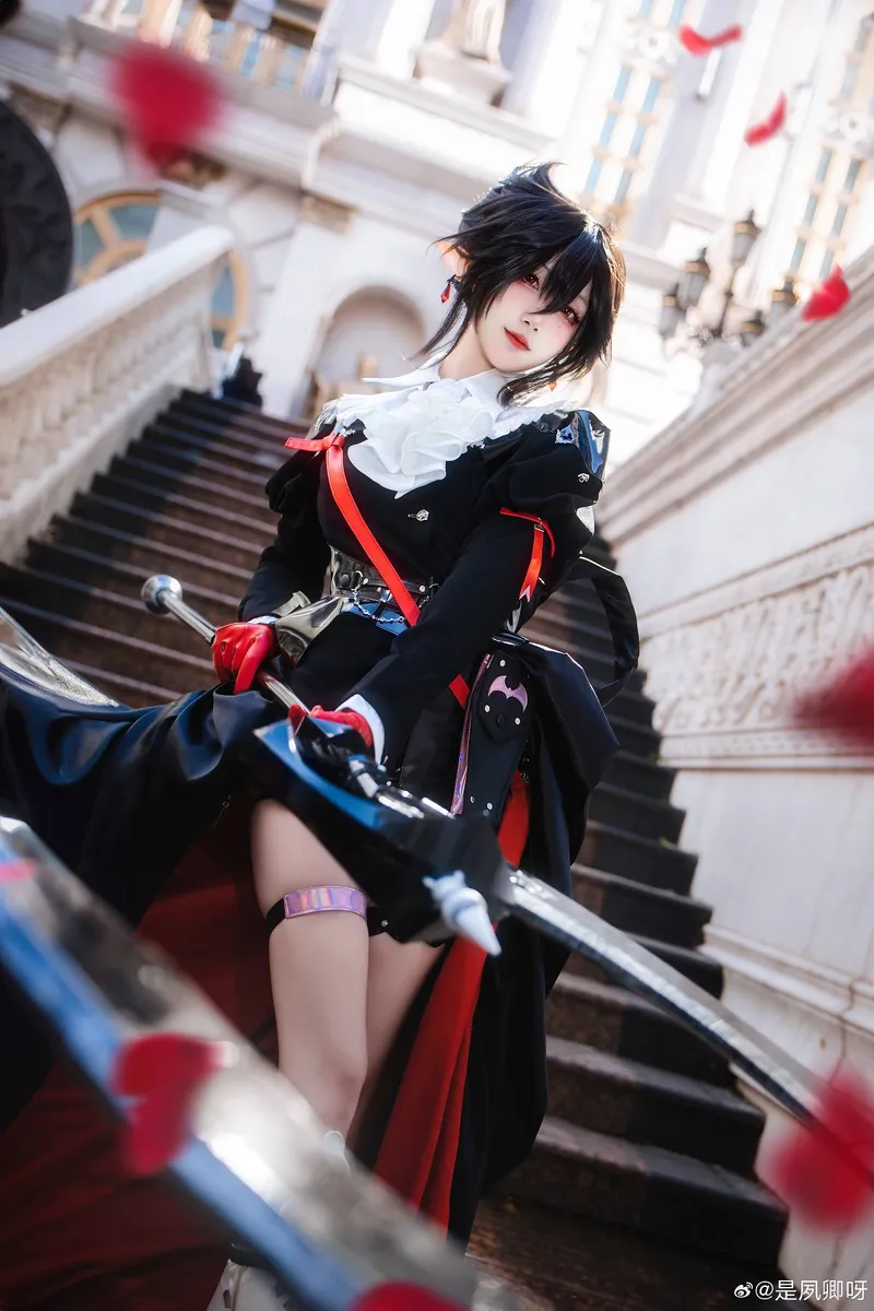 《明日方舟》隐德来希cosplay展示-战地指挥官风采