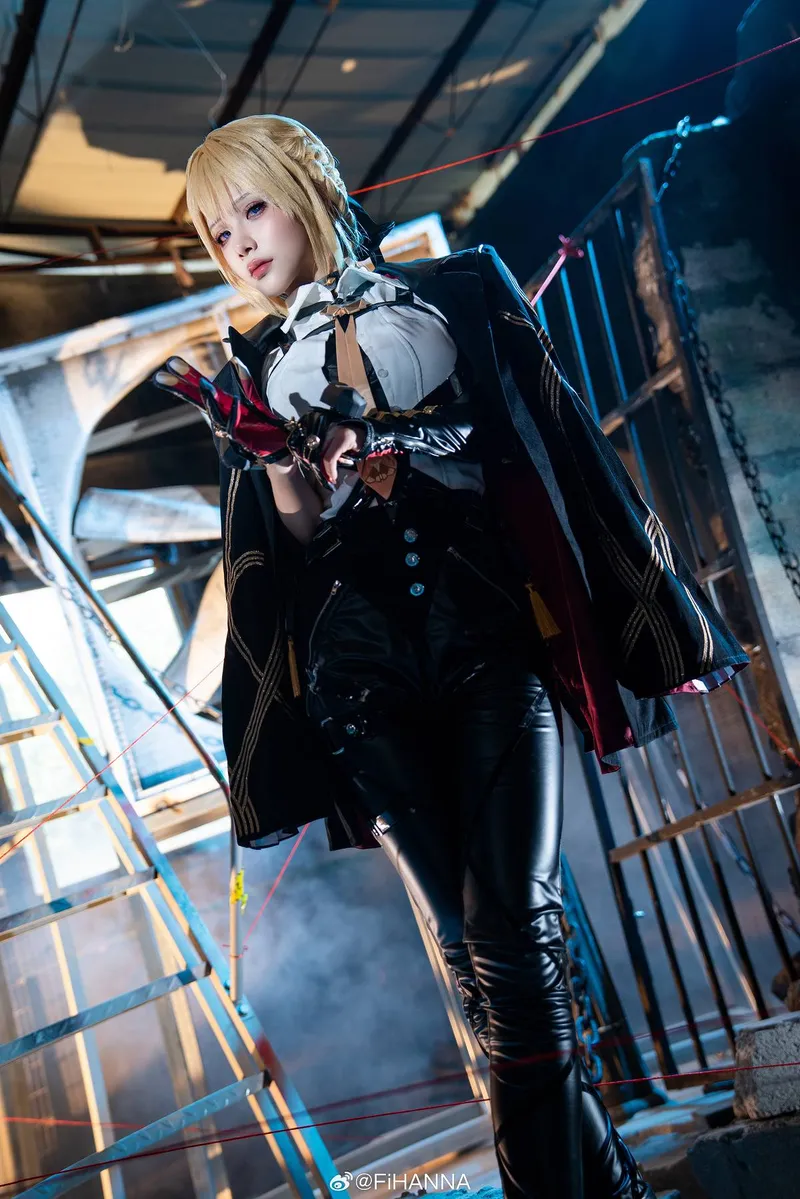 《绝区零》伊芙琳cosplay展示