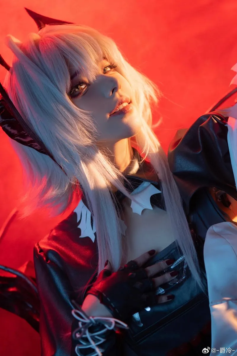 《明日方舟》维什戴尔Cosplay展示