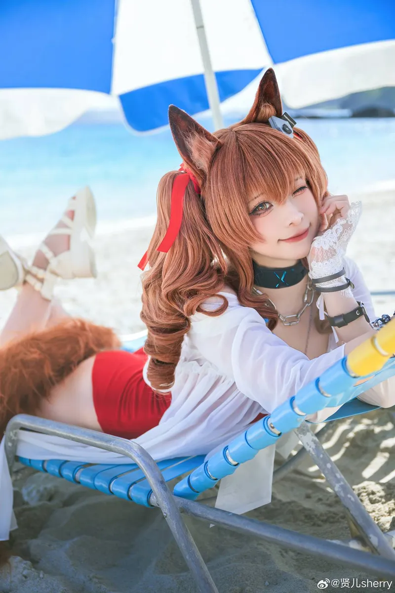 《明日方舟》安洁莉娜Cosplay展示