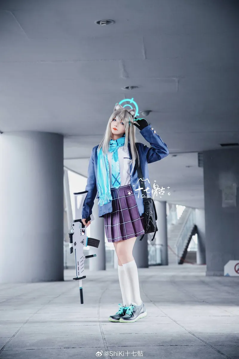 《蔚蓝档案》砂狼白子cosplay展示