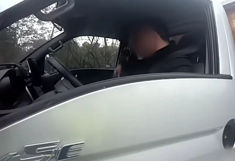 货车司机游戏瘾犯了-《货车司机》高速应急车道停车被罚款