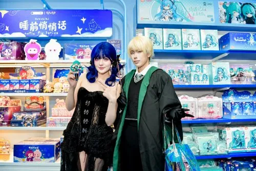 晨光文具携手环球港开启潮玩新纪元-打造上海年轻人情绪价值氛围场