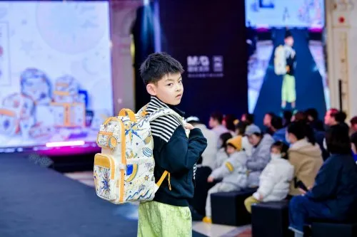 晨光文具携手环球港开启潮玩新纪元