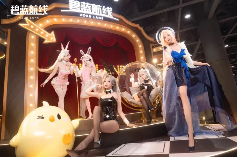 《碧蓝航线》2025冬日快闪盛典