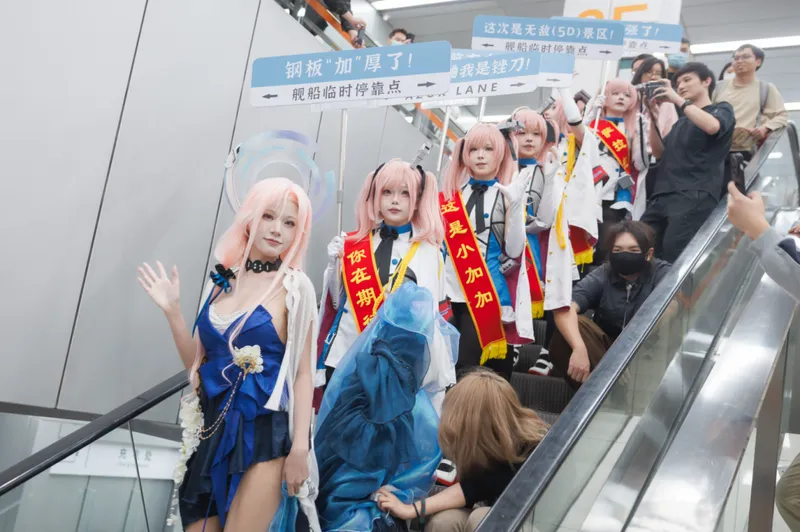 《碧蓝航线》2025冬日快闪盛典