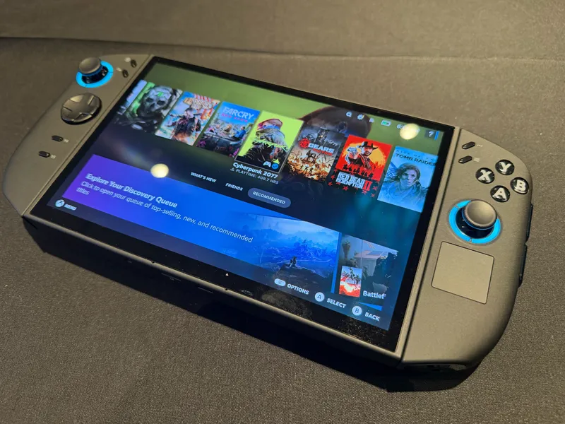 联想LegionGo2搭载SteamOS亮相CES2026