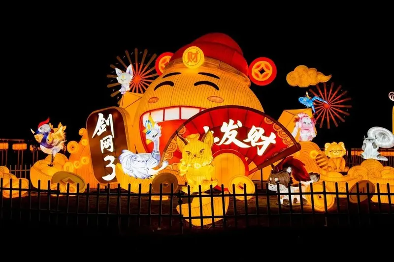 《剑网3》春节黄鸡大笑亮相多地