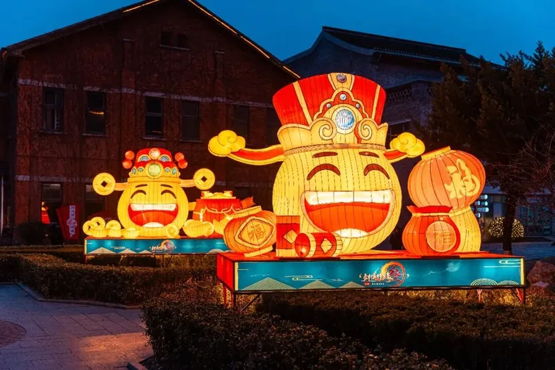 《剑网3》春节黄鸡大笑亮相多地