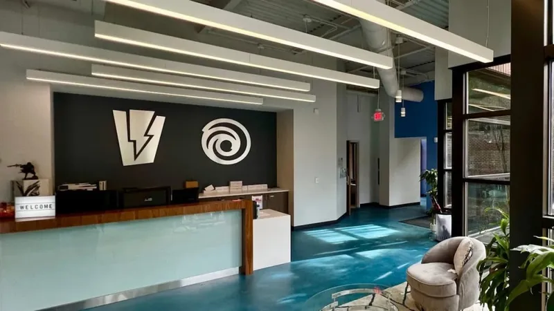 《彩虹六号》开发团队红风暴娱乐关闭-育碧裁员前十款游戏曝光