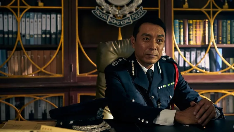 《对不起我是警察》港风硬核警匪新作