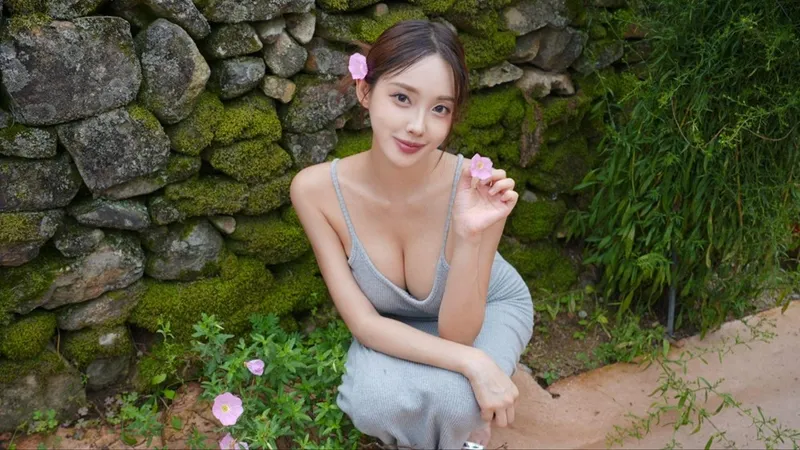 《阿西，美女室友竟然?2》手游预约破10万