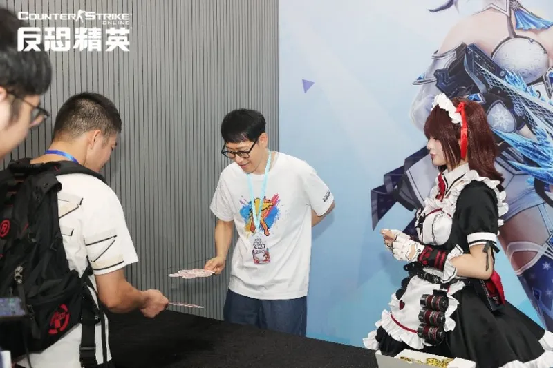 《反恐精英Online》暑期传奇武器曝光