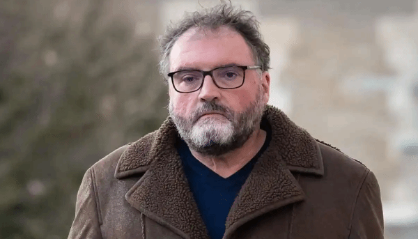 《法国医生下毒案》-麻醉师为证明能力致12死30人中毒