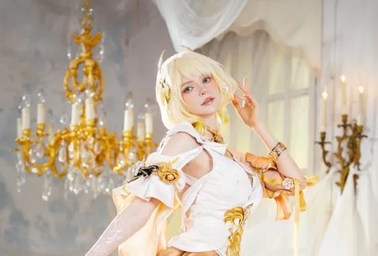 《崩坏：星穹铁道》阿格莱雅新写真-COS体模PeachMilky演绎